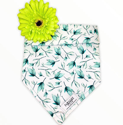 Bandana Artesanal LEAF: El Toque de Estilo que tu Mascota merece - Dulces Mascotas BCN