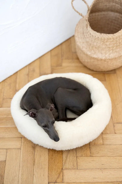 Cama Redonda Artesanal para Mascotas de Lana Natural - Blanca - Dulces Mascotas BCN