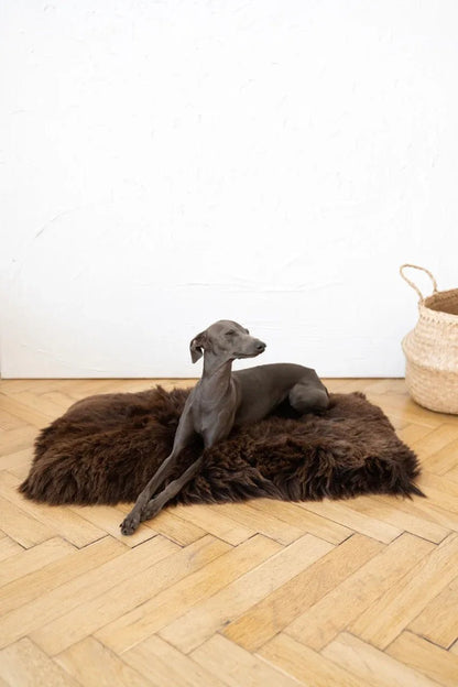 Colchoneta Cuadrada o Rectangular de Piel de Oveja Natural para Mascotas - Marrón - Dulces Mascotas BCN